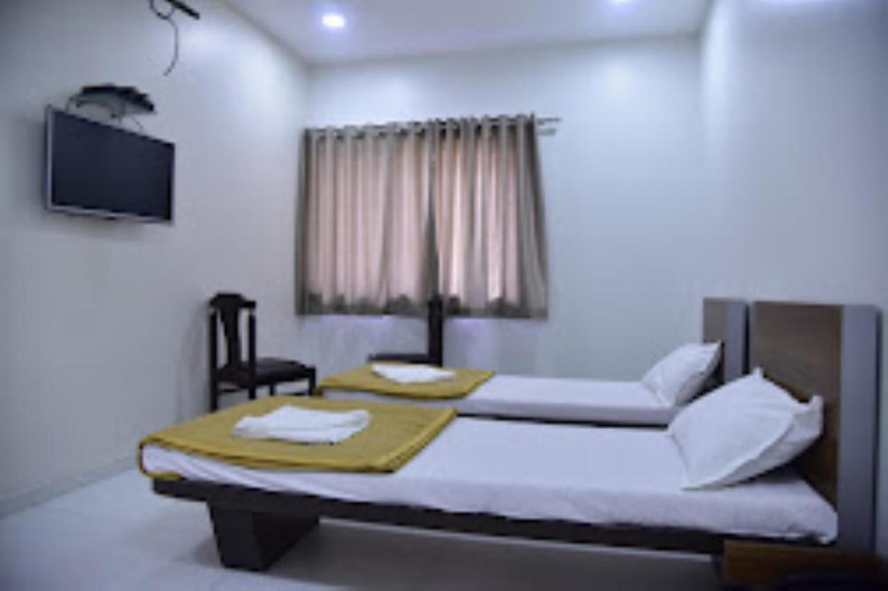 Hotel Avanti, Nashik Exterior photo
