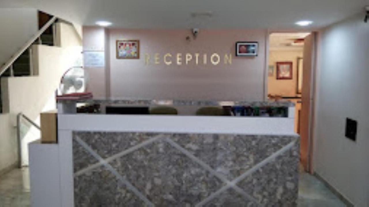 Hotel Avanti, Nashik Exterior photo