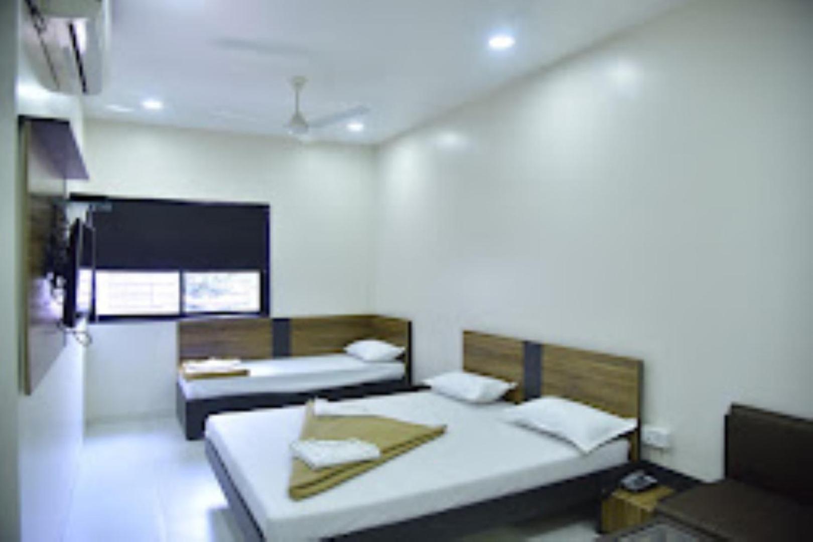Hotel Avanti, Nashik Exterior photo